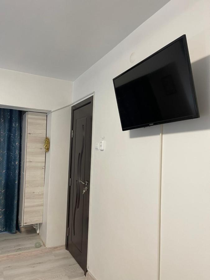 Garsoniera Sky Apartment Petrila Exterior photo